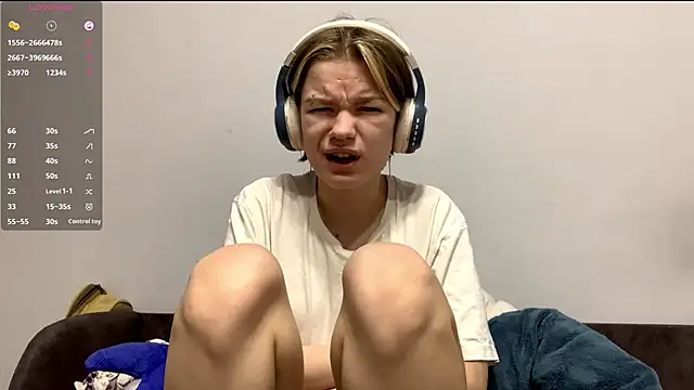 Snapshot of LorRebak chatting on December 3, 2025, 9:40 am LorRebak online show from December 3, 2025, 9:40 am