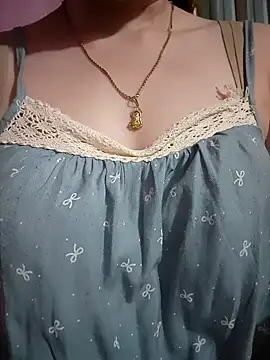 LeanaLy online show from October 12, 2025, 9:08 am