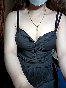 LeanaLy online show from October 20, 2025, 1:33 pm