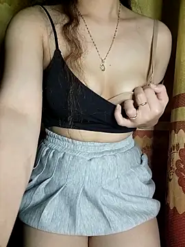 LinaCii online show from October 29, 2025, 2:14 am