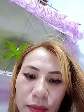 Snapshot of Labi2k chatting on October 16, 2025, 9:05 pm Labi2k online show from October 16, 2025, 9:05 pm
