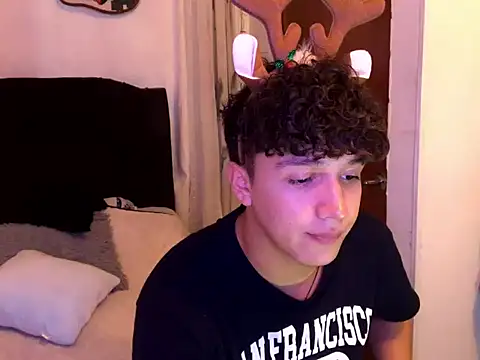 charly 926 online show from December 3, 2025, 9:46 pm