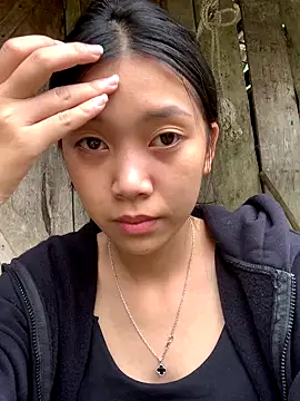 linh-lan1 online show from October 31, 2025, 12:33 am