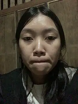 linh-lan1 online show from November 2, 2025, 4:53 pm