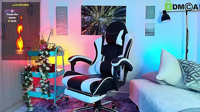 Alex carter online show from October 31, 2025, 10:05 am