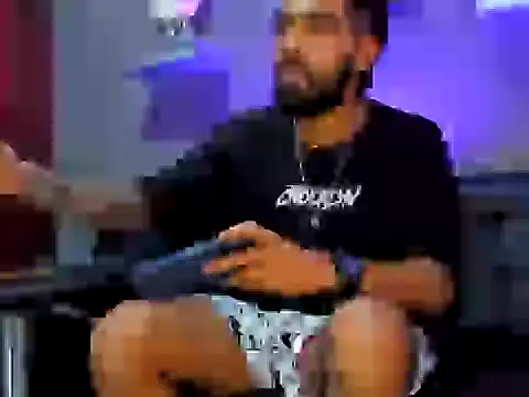 Snapshot of black_kameron_ chatting on November 12, 2025, 9:25 pm black kameron online show from November 12, 2025, 9:25 pm