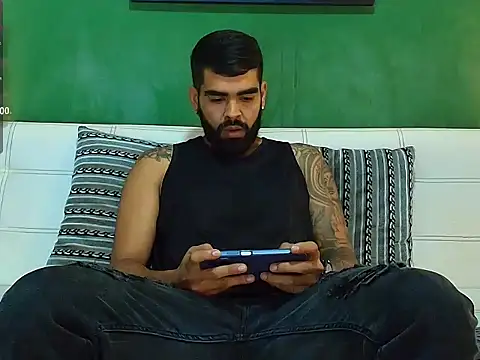 Snapshot of black_kameron_ chatting on November 13, 2025, 11:58 pm black kameron online show from November 13, 2025, 11:58 pm