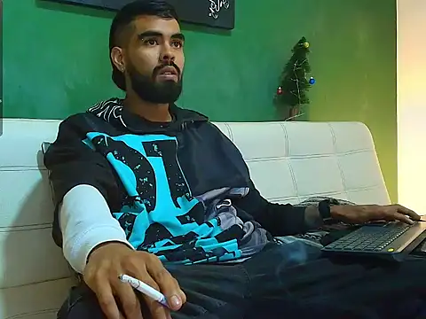 Snapshot of black_kameron_ chatting on November 21, 2025, 6:45 am black kameron online show from November 21, 2025, 6:45 am