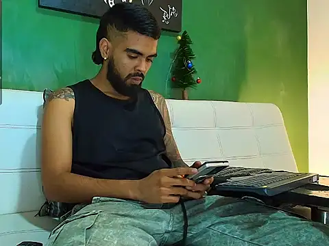 Snapshot of black_kameron_ chatting on November 26, 2025, 2:12 am black kameron online show from November 26, 2025, 2:12 am