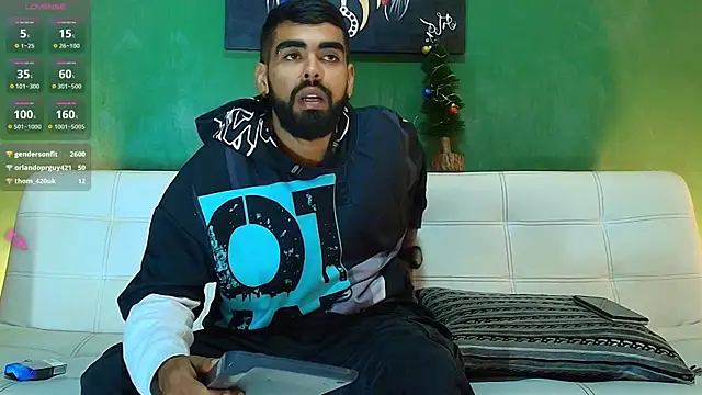 Snapshot of black_kameron_ chatting on December 3, 2025, 5:37 am black kameron online show from December 3, 2025, 5:37 am