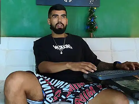 Snapshot of black_kameron_ chatting on December 14, 2025, 8:46 pm black kameron online show from December 14, 2025, 8:46 pm