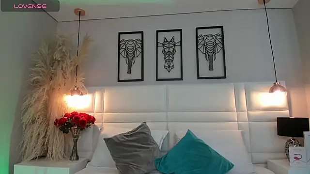 Snapshot of Ari_lynn_ chatting on October 28, 2025, 3:10 am Ari lynn online show from October 28, 2025, 3:10 am