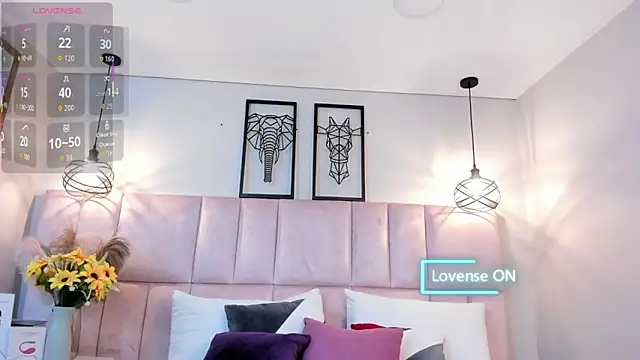 Snapshot of Ari_lynn_ chatting on November 13, 2025, 3:27 am Ari lynn online show from November 13, 2025, 3:27 am