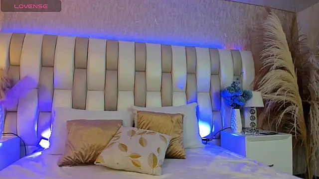 Snapshot of Ari_lynn_ chatting on November 27, 2025, 3:19 am Ari lynn online show from November 27, 2025, 3:19 am