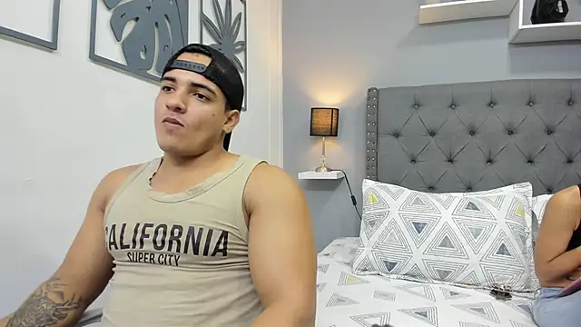 violeta and maxx online show from November 25, 2025, 1:05 am