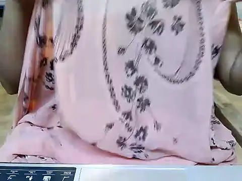 Snapshot of shalu_02 chatting on November 1, 2025, 4:31 pm shalu 02 online show from November 1, 2025, 4:31 pm