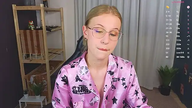 lovedrope online show from October 15, 2025, 5:13 pm