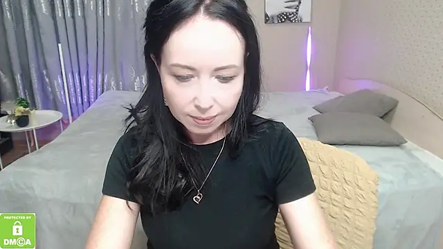 beautiful moon3 online show from October 30, 2025, 12:50 pm