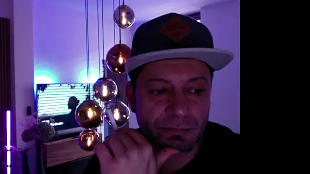 Snapshot of justtomas chatting on October 17, 2025, 9:23 am justtomas online show from October 17, 2025, 9:23 am