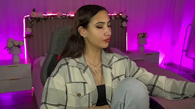 Snapshot of RebeckaThornton chatting on November 15, 2025, 9:39 am RebeckaThornton online show from November 15, 2025, 9:39 am