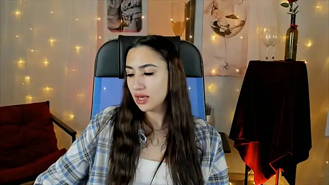 Snapshot of RebeckaThornton chatting on December 2, 2025, 9:58 am RebeckaThornton online show from December 2, 2025, 9:58 am