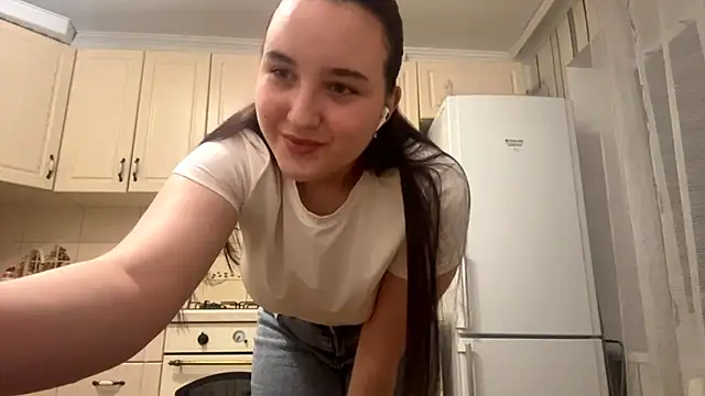 DaisyMolly online show from November 15, 2025, 9:43 pm