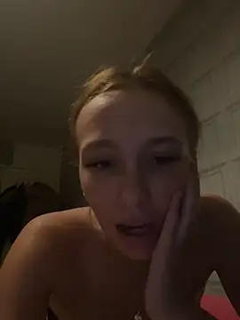 PoppyBabeMae online show from October 24, 2025, 7:32 pm