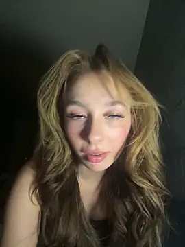 PoppyBabeMae online show from November 18, 2025, 10:03 pm