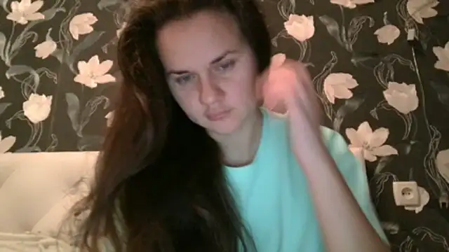 GiaaCaranggi online show from December 14, 2025, 8:35 pm