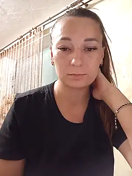 Snapshot of HollyDollsi chatting on October 19, 2025, 8:31 pm HollyDollsi online show from October 19, 2025, 8:31 pm