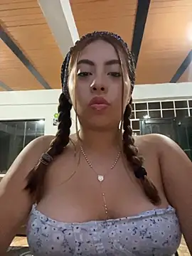 Emily Joee online show from November 7, 2025, 1:05 am