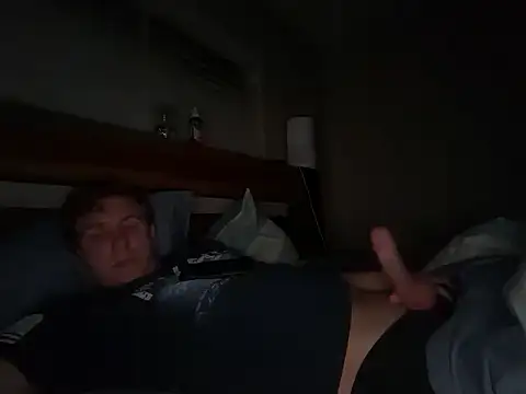 eddieeeeee1232 online show from November 17, 2025, 4:40 am