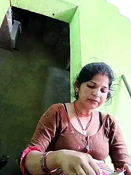 Snapshot of Karishma_cute chatting on October 16, 2025, 7:42 am Karishma cute online show from October 16, 2025, 7:42 am