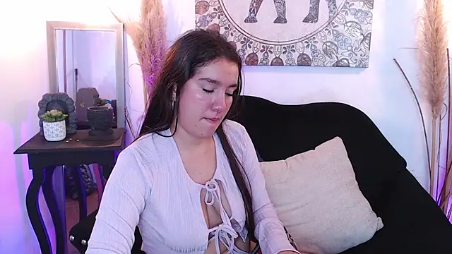 ZharaGag on u online show from November 28, 2025, 2:42 pm