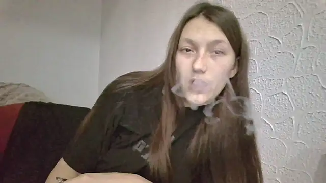 Snapshot of luna_tt chatting on December 18, 2025, 6:47 pm luna tt online show from December 18, 2025, 6:47 pm