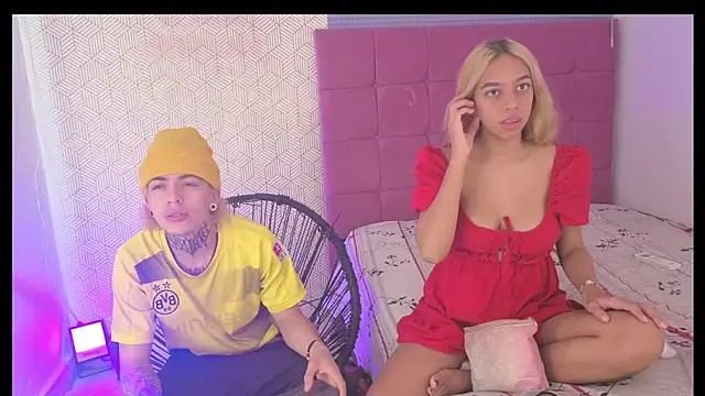 Snapshot of lily_and_wan chatting on October 25, 2025, 6:54 am lily and wan online show from October 25, 2025, 6:54 am