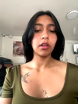 Snapshot of Nahomy_cute1 chatting on November 6, 2025, 8:43 pm Nahomy cute1 online show from November 6, 2025, 8:43 pm