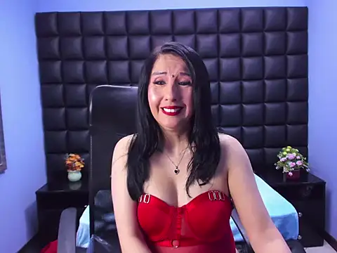 Agatha Leon  online show from November 6, 2025, 12:06 pm