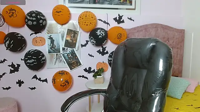 Snapshot of AmethystShadow17 chatting on October 19, 2025, 1:45 pm AmethystShadow17 online show from October 19, 2025, 1:45 pm