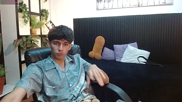 Snapshot of AmethystShadow17 chatting on October 26, 2025, 12:55 pm AmethystShadow17 online show from October 26, 2025, 12:55 pm