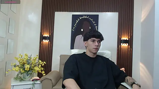 Snapshot of AmethystShadow17 chatting on October 27, 2025, 3:49 pm AmethystShadow17 online show from October 27, 2025, 3:49 pm