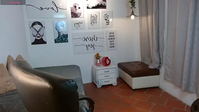 Snapshot of AmethystShadow17 chatting on November 1, 2025, 7:27 pm AmethystShadow17 online show from November 1, 2025, 7:27 pm