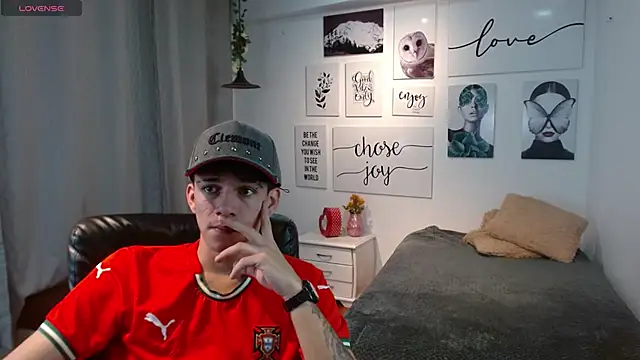 Snapshot of AmethystShadow17 chatting on December 2, 2025, 4:13 pm AmethystShadow17 online show from December 2, 2025, 4:13 pm