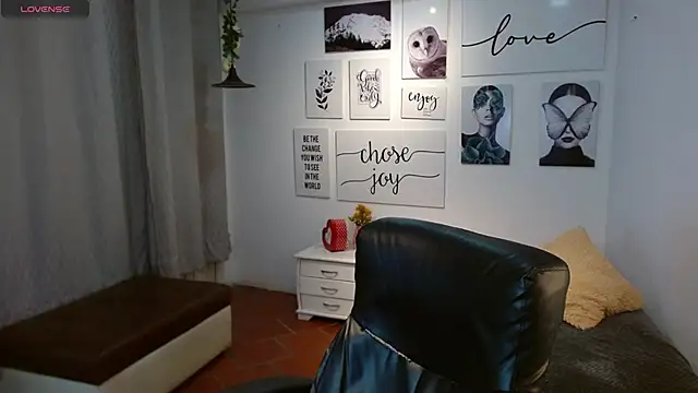 Snapshot of AmethystShadow17 chatting on December 3, 2025, 4:49 pm AmethystShadow17 online show from December 3, 2025, 4:49 pm