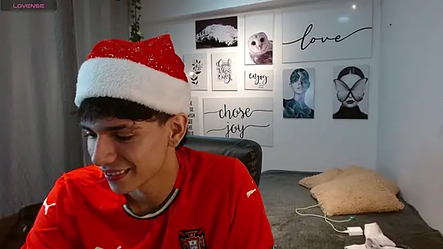 Snapshot of AmethystShadow17 chatting on December 5, 2025, 4:58 pm AmethystShadow17 online show from December 5, 2025, 4:58 pm