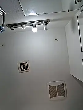 Snapshot of whateveruwanthowever chatting on October 28, 2025, 5:37 pm whateveruwanthowever online show from October 28, 2025, 5:37 pm