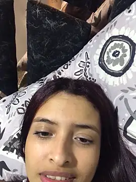 Aithana Petite online show from November 17, 2025, 1:17 pm