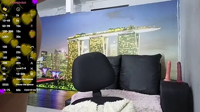 Zakura hot 25 online show from October 28, 2025, 9:50 pm