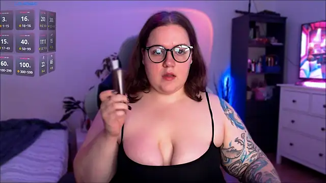 Snapshot of SummerTina chatting on September 30, 2025, 7:24 am SummerTina online show from September 30, 2025, 7:24 am