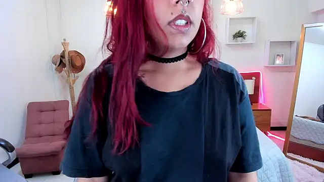 Cat  Moon   online show from October 24, 2025, 8:05 pm